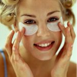 домашние и косметологические процедуры против морщин под глазами